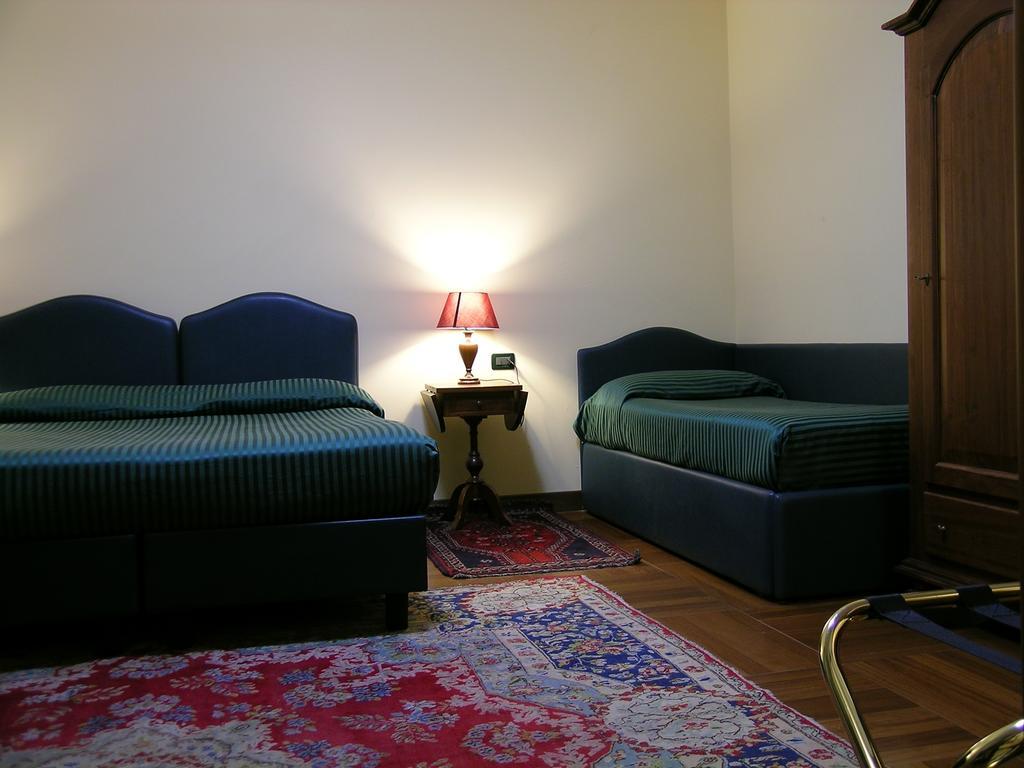 Relax Style House Central Rooms Pescara Room photo